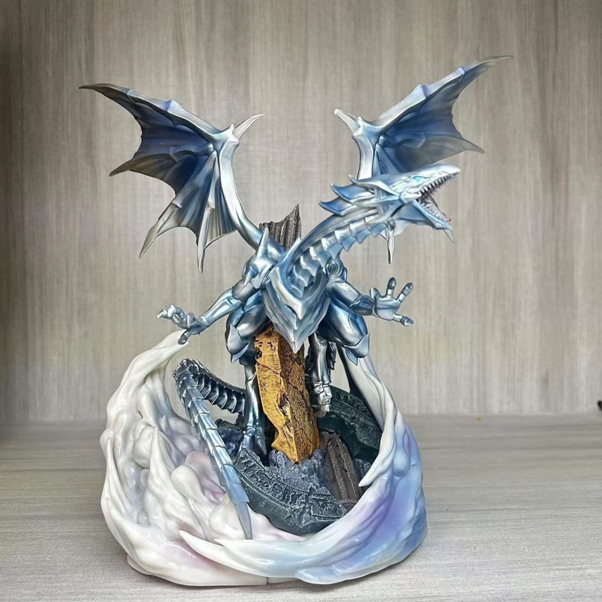 遊戯王ホワイトスライファースカイドラゴンアニメフィギュアデュ - Model Kit Yugioh Bandai のレビューと価格