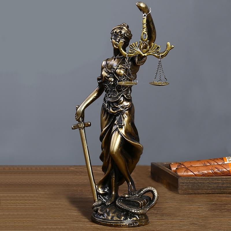 アンティーク真鍮製の正義の女神像、法律をテーマにした装飾、弁 - Model Kit Judge のレビューと価格