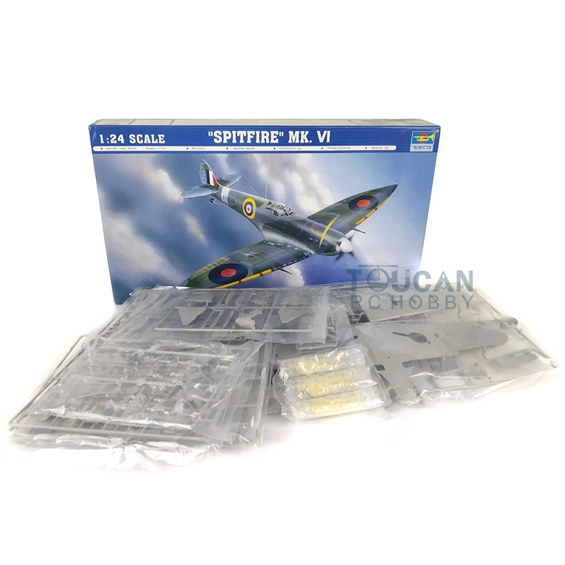 トランペッター 02413 1/24 スケール英国スピットフ - Model Kit Spitfire のレビューと価格